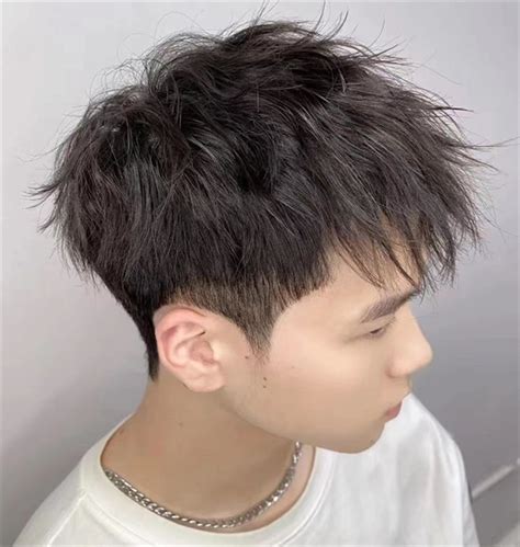 烫头男生非主流头像
