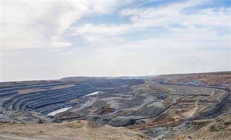 从“一煤独大”到“三业并举”——淮北矿业集团变“黑色”为“多彩”的高质量转型之路 -淮北矿业外网