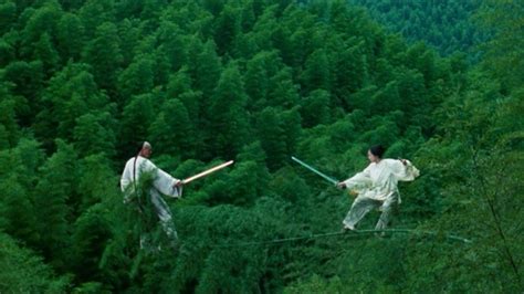 电影《卧虎藏龙》，竹林中刀光剑影的打斗场景，堪称影视经典！_腾讯视频