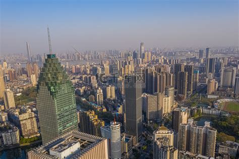 武汉城市建筑群晴天办公楼西北湖俯视航拍摄影图配图高清摄影大图-千库网
