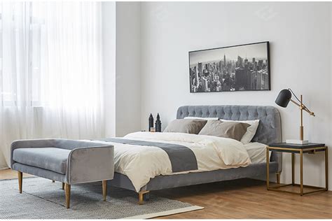 美式布艺床主卧现代简约双人床1.8米丝绒北欧复古轻奢软包床卧室-美间设计