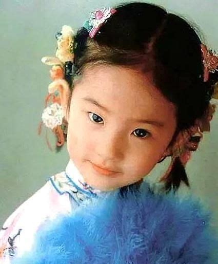 刘亦菲小时候有多可爱？看完这几张照片你就明白了，小姑娘好萌！