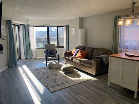 Bright 1-bedroom condo in Downtown St. Paul | Furnished Finder