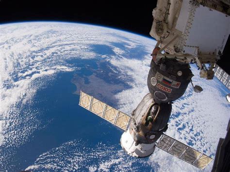 俄罗斯确认，将送美国宇航员返回地球，两名俄航天员同行_美俄航天员将同乘俄飞船返回地球_范德海_空间站