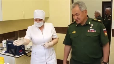 俄罗斯国防部长接种俄首款新冠疫苗_凤凰网视频_凤凰网