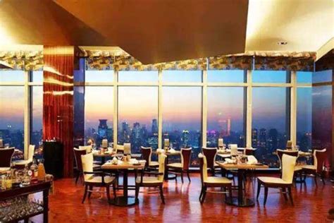 外滩5号九储堂中餐厅，上海著名的高档餐厅之一……