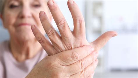 手背上的血管胀痛是什么原因？有这4个原因-血管炎病因-复禾健康