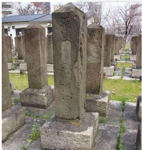 在日本埋葬了这6个军人, 墓碑上刻了这两字!