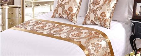 酒店床上一条长条布有什么用，美化/保洁/御寒等4大作用 — 久久经验网