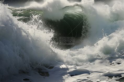 狂风怒号的巨浪高清图片下载-正版图片600660179-摄图网