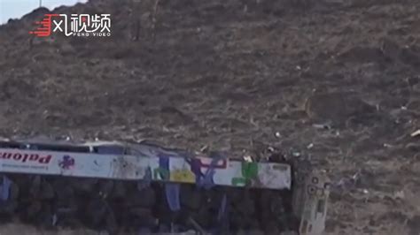 实拍：杭州一奔驰山路超车后坠落 持续刹车5秒仍未成功！_凤凰网视频_凤凰网