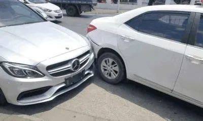 上海山姆停车场坡道被曝屡刮车底盘_凤凰网视频_凤凰网