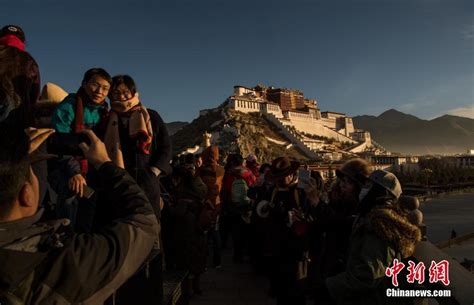 西藏拉萨布达拉宫-人民图片网