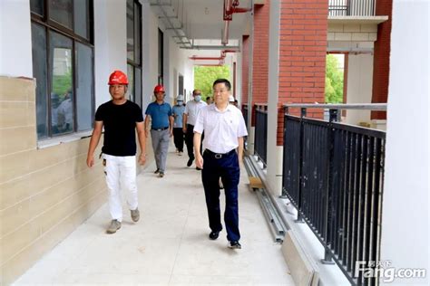 市领导一行视察翠湖学校，目标9月1日顺利开学-萍乡新房网-房天下