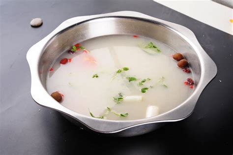 简单制作清汤火锅底料，跟着这些步骤走清汤也可以很好吃|清汤|火锅|羊杂_新浪新闻