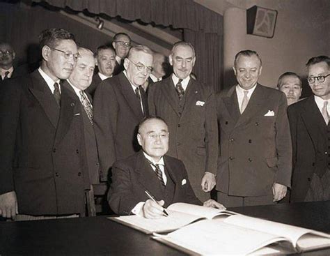 铃木贯太郎作为二战期间的日本首相，为何没有被列为战犯?_于和平