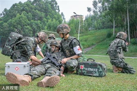 广西南宁：武警官兵紧贴实战组织开展战场救护演练(组图)-特种装备网
