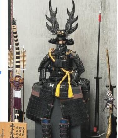 实拍日本人的铠甲：他身高一米六九，日本人称他是“参天巨汉”