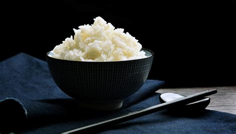 梦见蒸米饭是什么意思 - 百刻说
