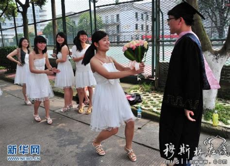 中国教育在线：浙江农林大学：毕业照里秀青春 乐观自信迎未来-浙江农林大学