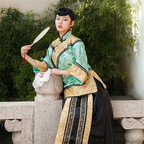 清朝女古装民国女装秀禾服少奶奶夫人演出服装戏服中式伴娘媒婆服_虎窝淘