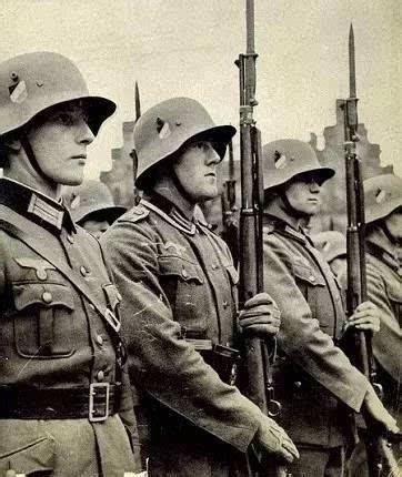 老照片直击二战时真实的纳粹女兵 - 派谷老照片修复翻新上色