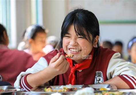贵州锦屏：营养餐惠及山区学子-人民图片网