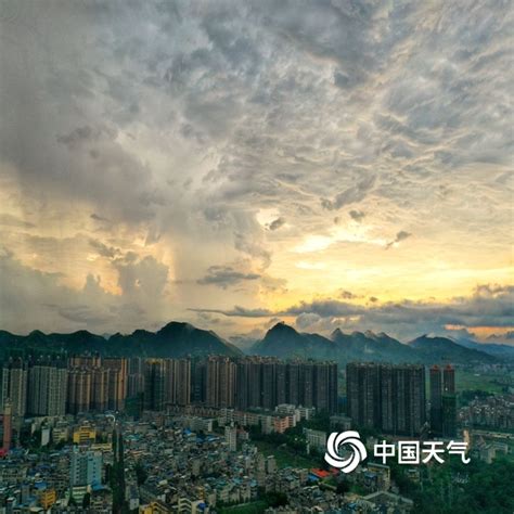 广西横州雨后晚霞绚烂 天边架起“彩虹桥”-天气图集-中国天气网