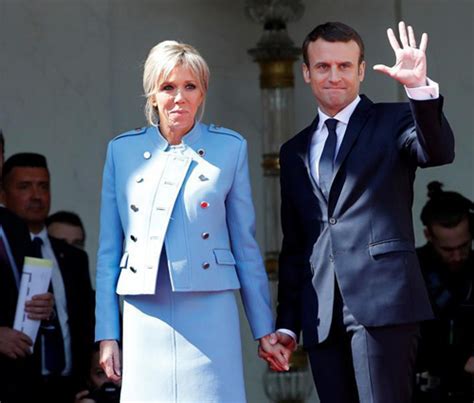 法国总统带大24岁妻子游玩，一身羽绒服热出汗|布丽吉特|马克龙|妻子_新浪新闻