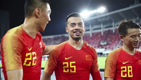 【体育晚报】中国男足世预赛遇叙利亚、菲律宾 哈勒普成罗马尼亚奥运旗手|界面新闻 · 体育