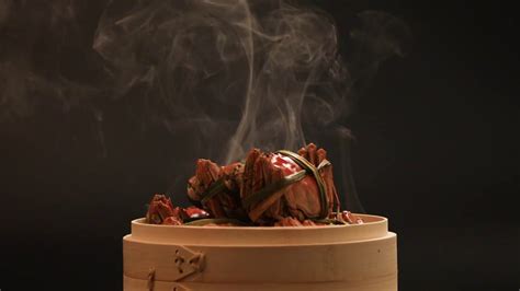 传统节日中秋月饼和大闸蟹高清图片下载-正版图片507719151-摄图网