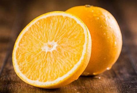橙子好处多多，冬天吃有6大功效，但也有六大禁忌，吃对才健康！
