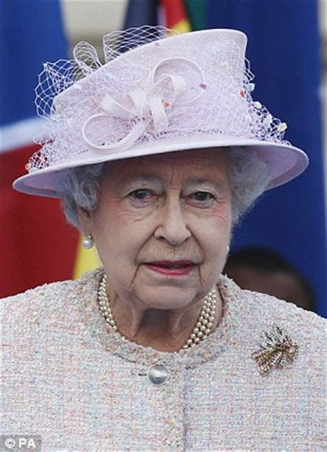 英女王“工资”上涨 银行存款据称只余百万英镑-搜狐新闻