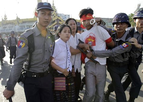 缅甸局势正在恶化，破局之策从何谈起？|缅甸_新浪新闻