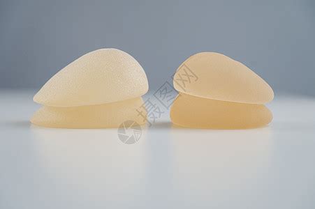 女性乳头图片