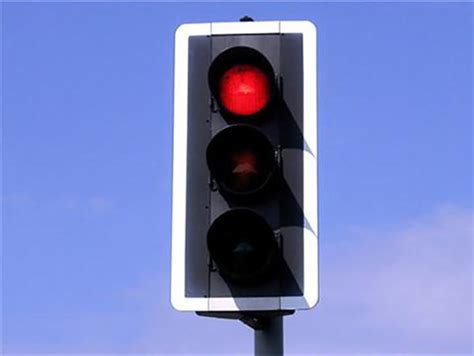 哪种红灯是不可以右转的（可否用图解说明一下）？_百度知道