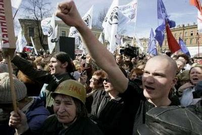 俄罗斯爆发反政府示威游行数百人被捕(视频)_新闻中心_新浪网