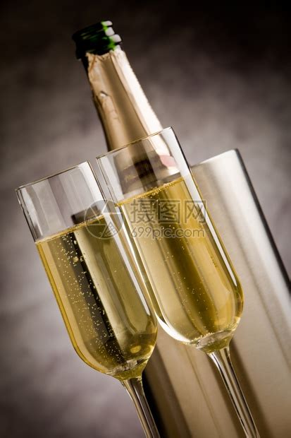酒知识：香槟酒标的brut代表天然干，平常喝到的香槟基本都是加糖的_红酒网