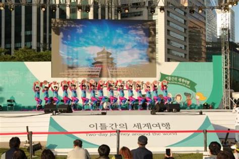韩国女团TWICE成员多贤现身首尔翰林艺术高中参加毕业典礼-新闻资讯-高贝娱乐