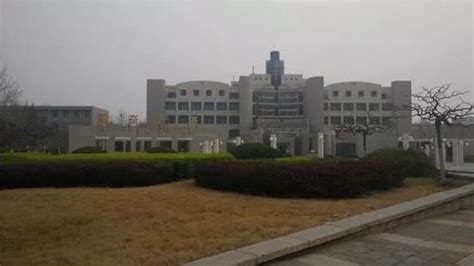 东营校区主楼-中国石油大学