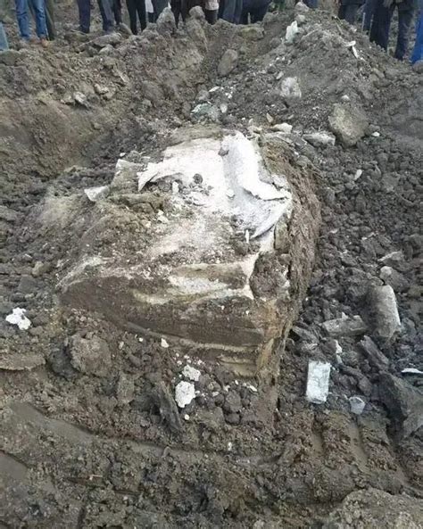三星堆出土女尸:4500年前女性遗骸，身份不明(腐烂不堪)-小狼观天下