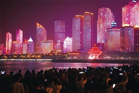 青岛五四广场灯光秀 - 中国摄影出版传媒有限责任公司