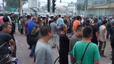马驹桥24小时：记者挑战100元在日结工人力市场生存_凤凰网视频_凤凰网