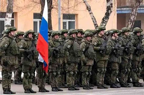 扩军打仗：俄罗斯急招合同兵上战场，最低工资每月16万|最低工资|俄军|乌克兰_新浪新闻