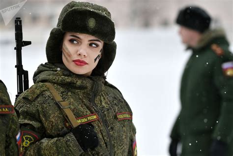图集丨俄罗斯女兵，不爱红装爱武装_南方plus_南方+