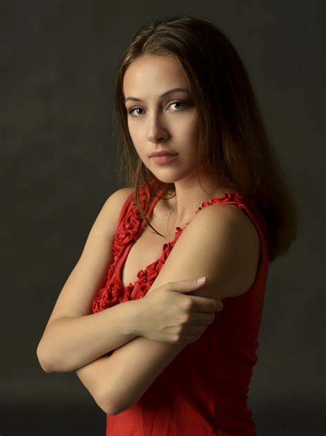 俄罗斯小女孩|摄影|人像|明贺 - 原创作品 - 站酷 (ZCOOL)