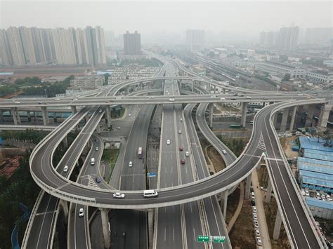 实现全互通!郑州农业路快速通道与京广快速路高架桥北向西匝道通车 - 河南一百度