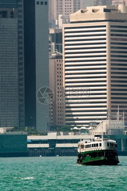 星轮渡维多利亚港船身后有香港岛天线中高清图片下载-正版图片502869650-摄图网