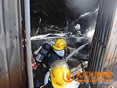 南安一塑料公司突发火灾 130余名消防官兵鏖战13小时 _泉州新闻_海峡网