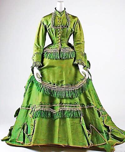 如此优雅——巴斯尔裙与克里诺林裙图片